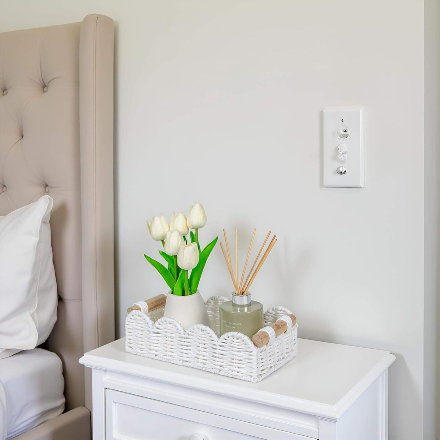 CubesLand Scalloped Edge Toilet Paper Storage Basket, Living Room Home Cozy Decor Basket, Paper Rope Small Baskets for Over Toilet Storage Shelf, End Table, Shelves, with 2 Wooden Handles, White