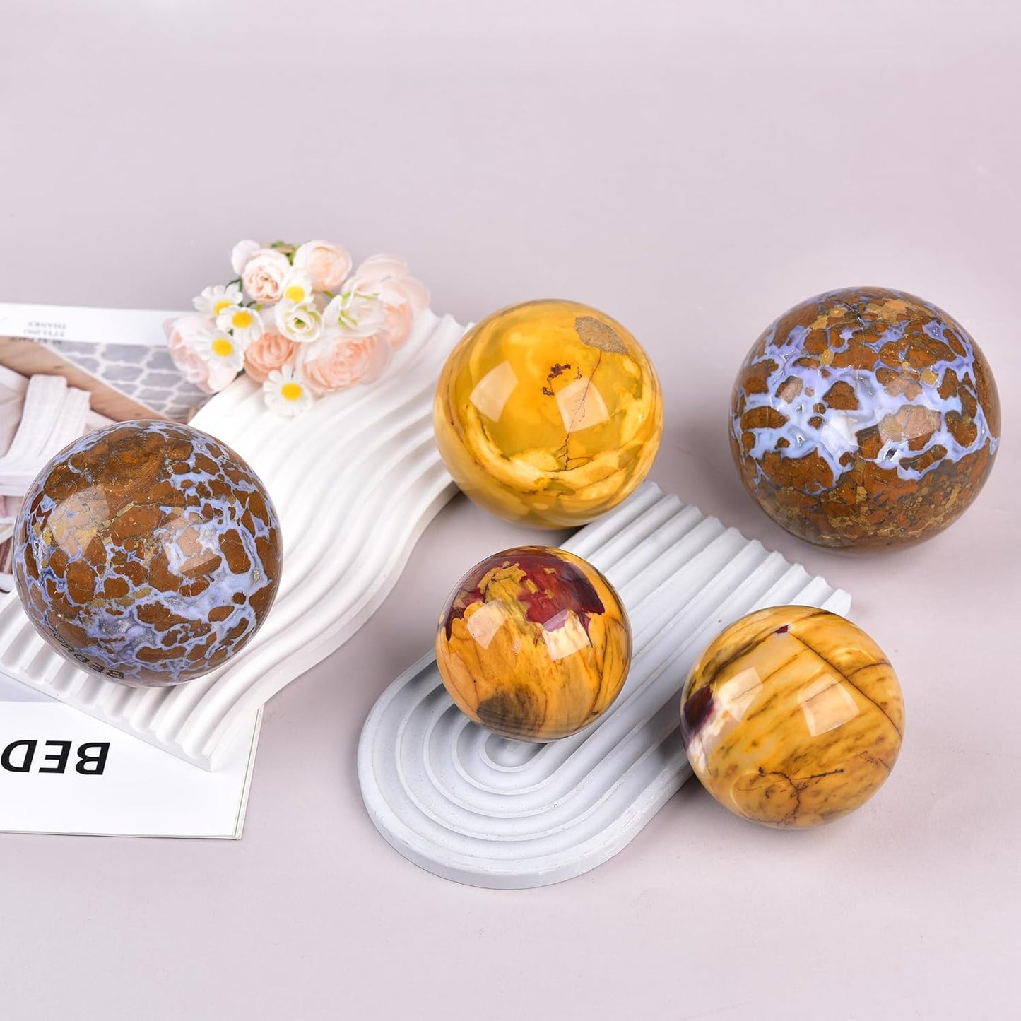 JIC Gem Yellow Agate Crystal Ball Sphere Yellow Healing Crystal Gemstone Ball with Display Stand Home Decor Meditation Grid Energy Balance (50-60mm)