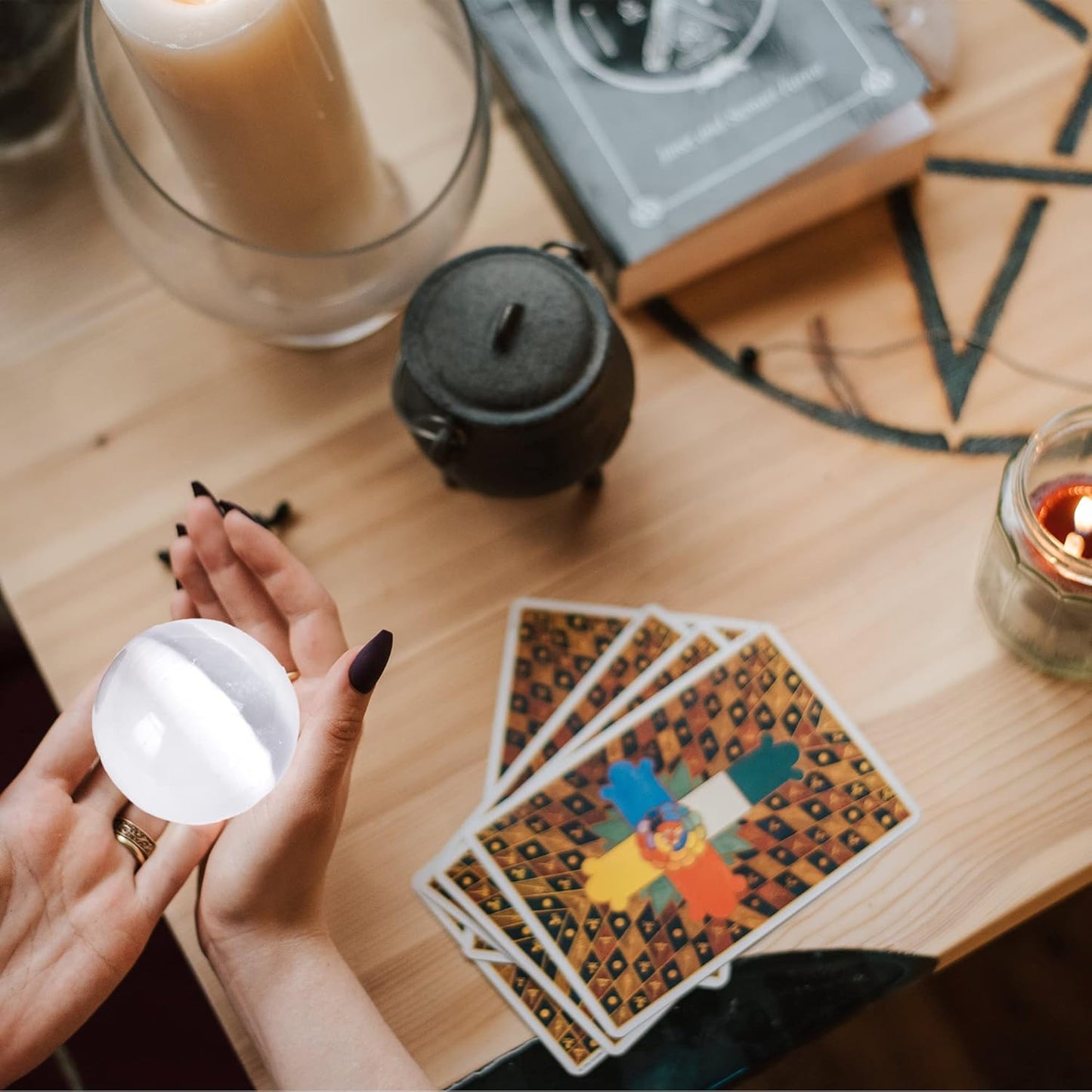 JIC Gem 1pcs 4.5" White Selenite Crystal Ball for Meditation、Fengshui、Home Decors Healing Crystal Ball