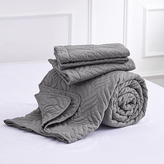 Love's cabin California King Size Quilt Bedding Set Grey Bedspread - Cal King Summer Lightweight Bedspread Comforter - Wave Pattern Coverlet for All Season - 3 Pieces (1 Quilt, 2 Pillow Shams)