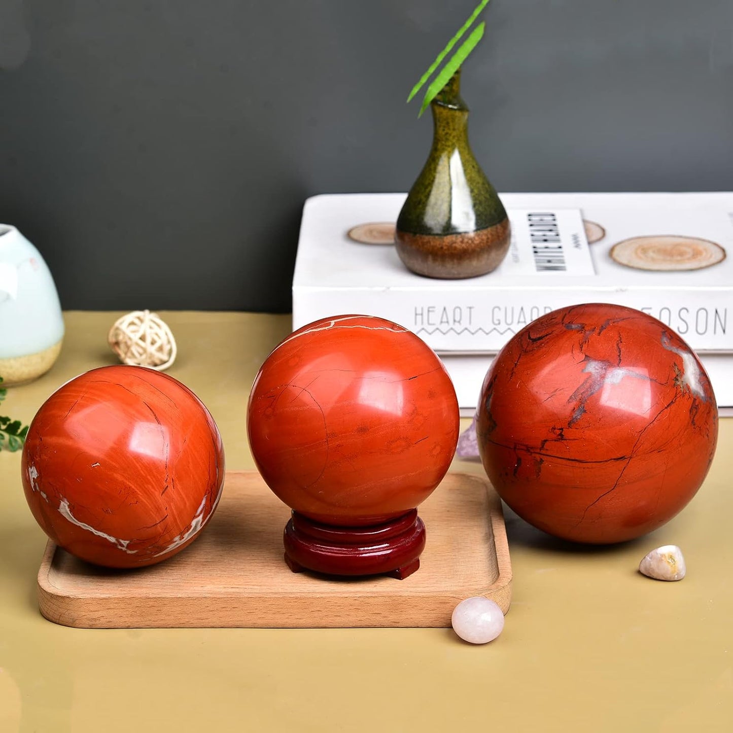 JIC Gem Red Healing Crystal Ball with Decoation Stand Red Jasper Gemstone Sphere Ball for Fengshui 、Meditation Energy Reiki Ball (100-110mm), 4-4.5inch