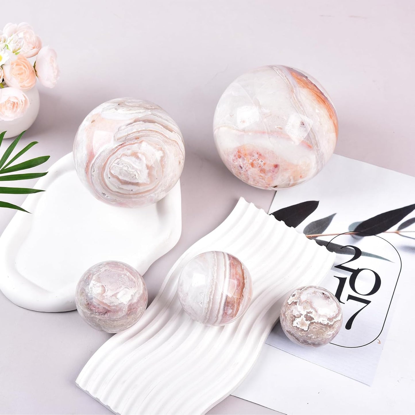 JIC Gem Large Pink Agate Crystal Sphere Ball with Wooden Stand Pink Healing Crystal Decorative Ball 90-100mm