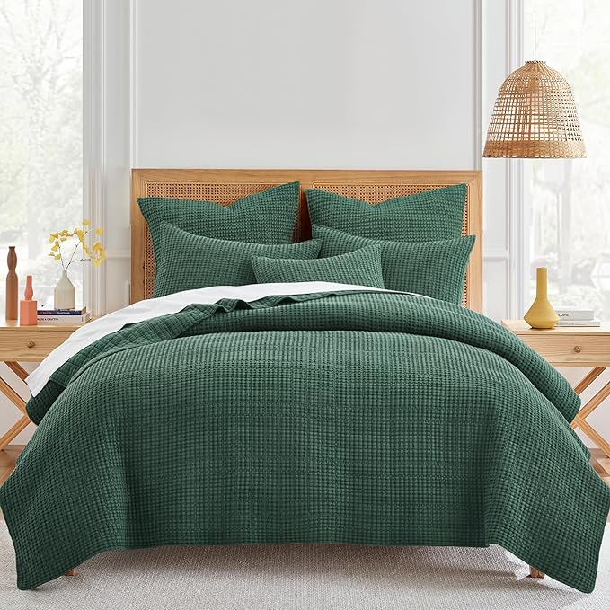 Levtex Home Mills Waffle Twin XL/Twin Quilt Set (68x86in) with 1 Pillow Sham (26x20in) - Forest Green - 100% Cotton Twin Size Quilt Bedding Set - Lightweight, Soft, Pre-Washed