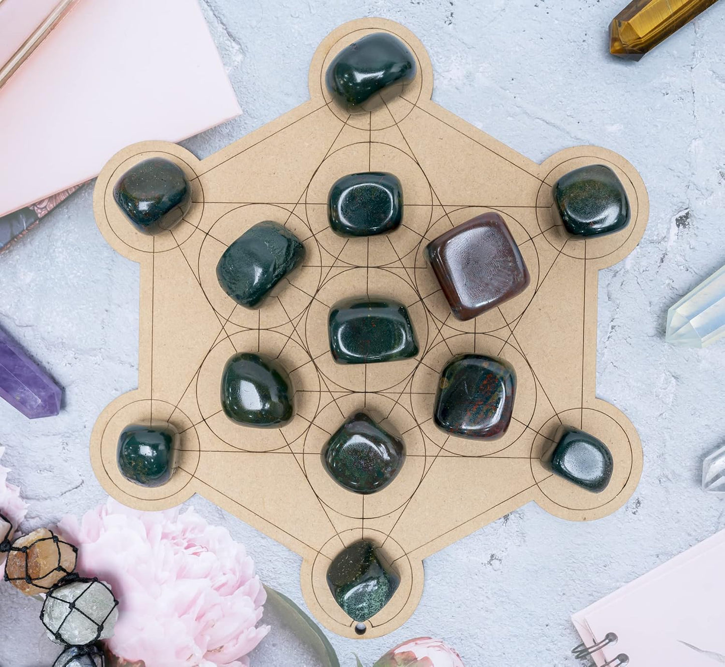 Crocon Bloodstone Tumble Stones Stones Set Pocket Crystal Healing Gemstones Tumble Collection Palm Stone Good Luck Charm Gift Craft Home Decor Size: 20-25 mm | 1 LB