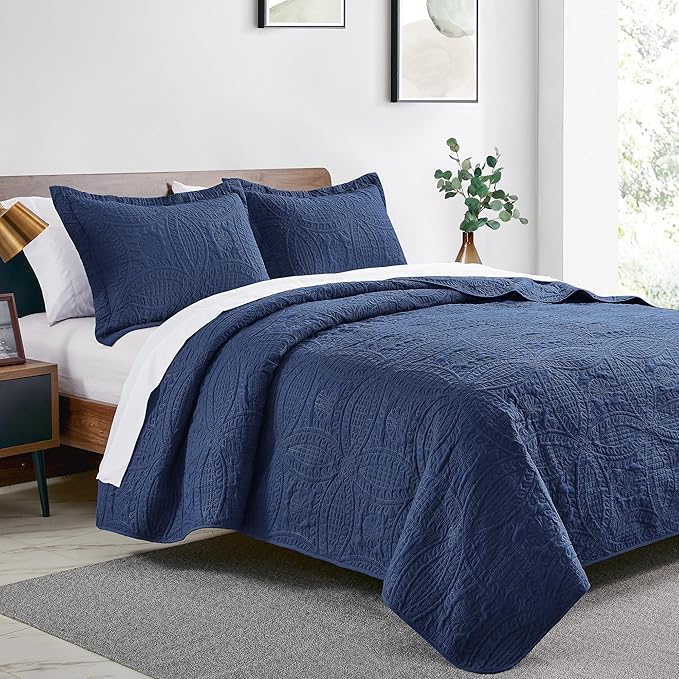 Love's cabin California King Size Quilt Bedding Set Navy Bedspreads - Cal King Summer Lightweight Bedspread Comforter - Coin Pattern Coverlet for All Season - 3 Pieces (1 Quilt, 2 Pillow Shams)