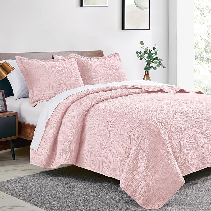 Love's cabin California King Size Quilt Bedding Set Pink Bedspreads - Cal King Summer Lightweight Bedspread Comforter - Coin Pattern Coverlet for All Season - 3 Pieces (1 Quilt, 2 Pillow Shams)