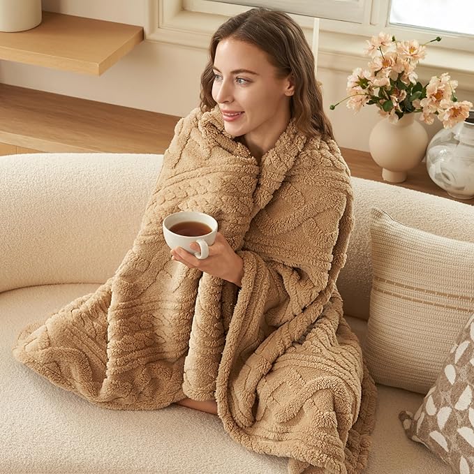 Joiedomi Throw Blanket for Couch, Soft Brown Fleece Blankets Gifts for Women Mom Girls, 280GSM Cozy Cute Soft Throw Home Room Decor Aesthetic Gifts 50x60 Inches