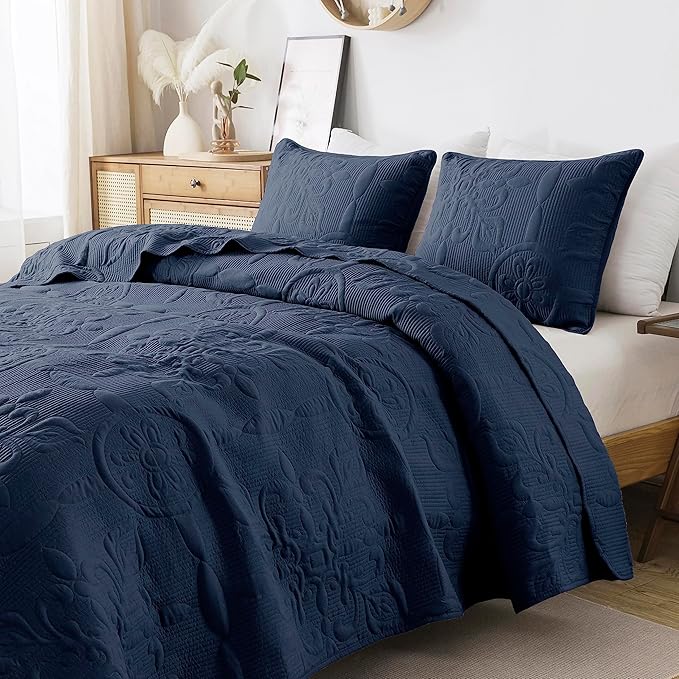 Navy Blue Damask Quilt Queen Size Bedding Sets with 2 Pillow Shams, Boho Bedspread Lightweight Soft Farmhouse Vintage Bohemian Coverlet Retro Jacquard Pattern Bed Cover for All Season, 3 Pieces