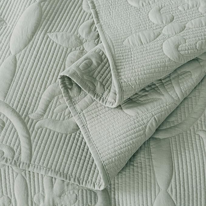 Sage Green Damask Quilt King Size Bedding Sets with 2 Pillow Shams, Boho Bedspread Lightweight Soft Farmhouse Vintage Bohemian Coverlet Retro Jacquard Pattern Bed Cover for All Season, 3 Pieces