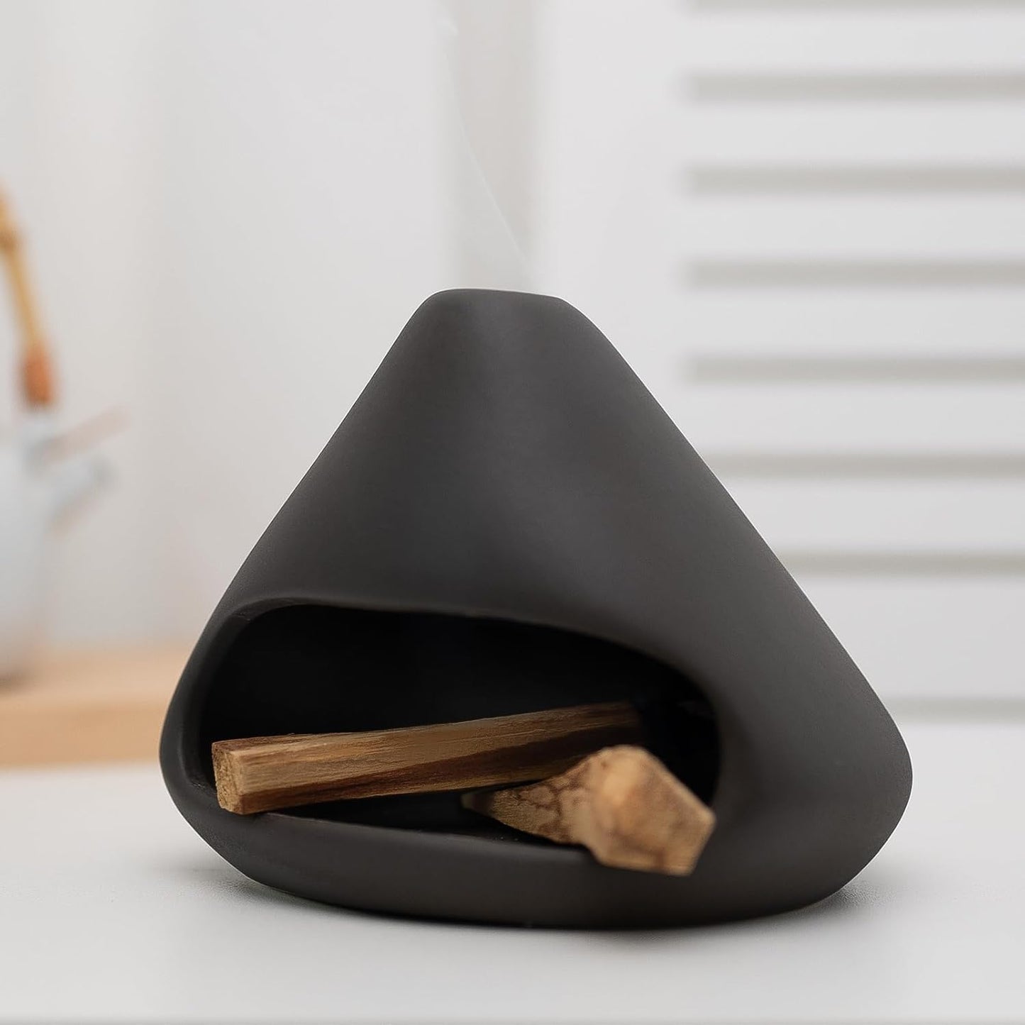 Palo Santo Holder Incense Burner-Zongzi Clay Smudge Bowl with Chimney, Mini Ceramic Fireplace for sage、Cone Burning, Aromatic Home Decor, Ceramic ash Tray, Anxiety Relief Meditation for Women