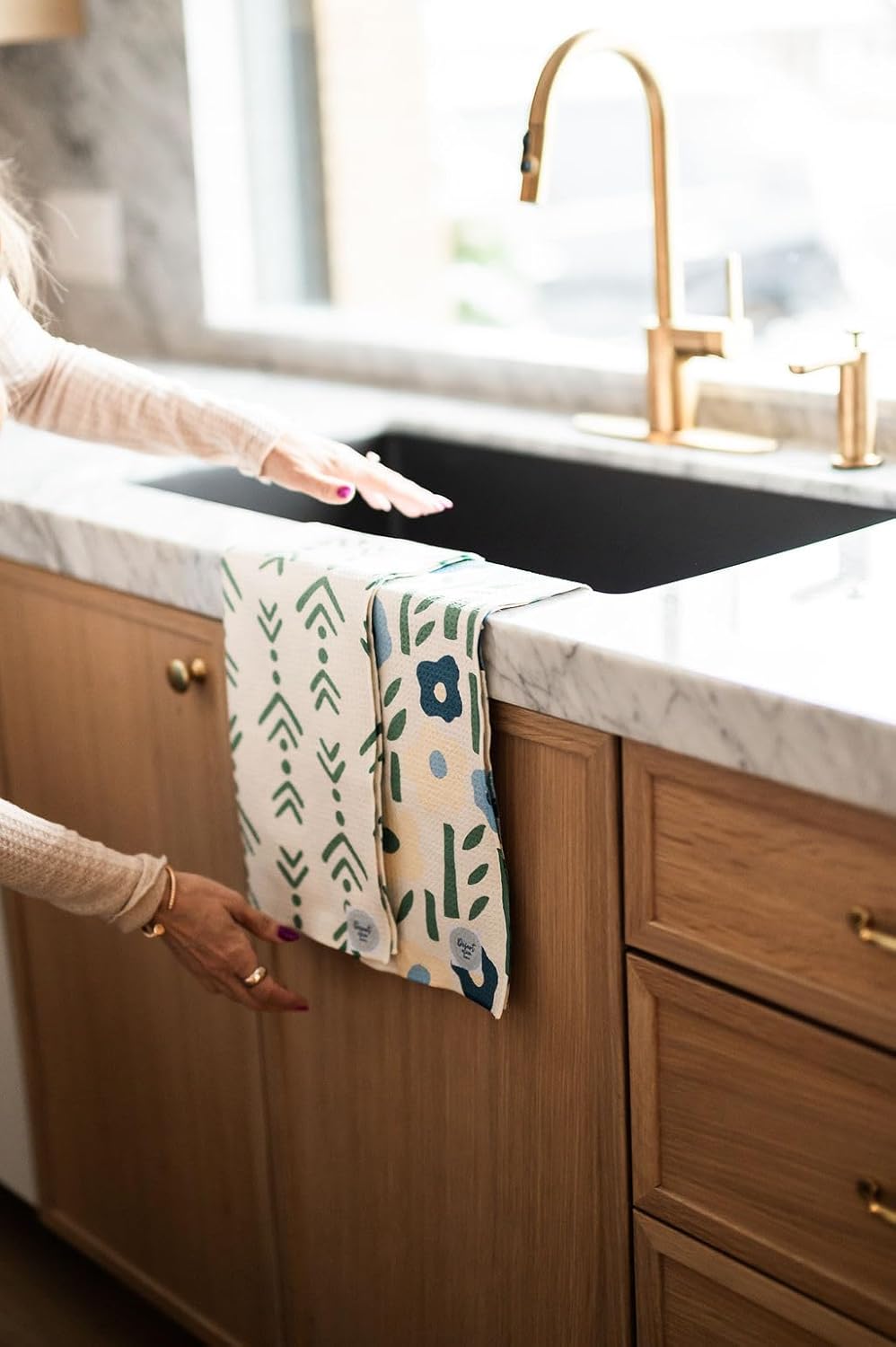 2 Pack Double Sided || Not Your Ordinary Kitchen Towels || Dish Towels ||Quick Dry || Waffle Weave Microfiber || Highly Absorbent || Hanging Hook (Blue Green Arrow)