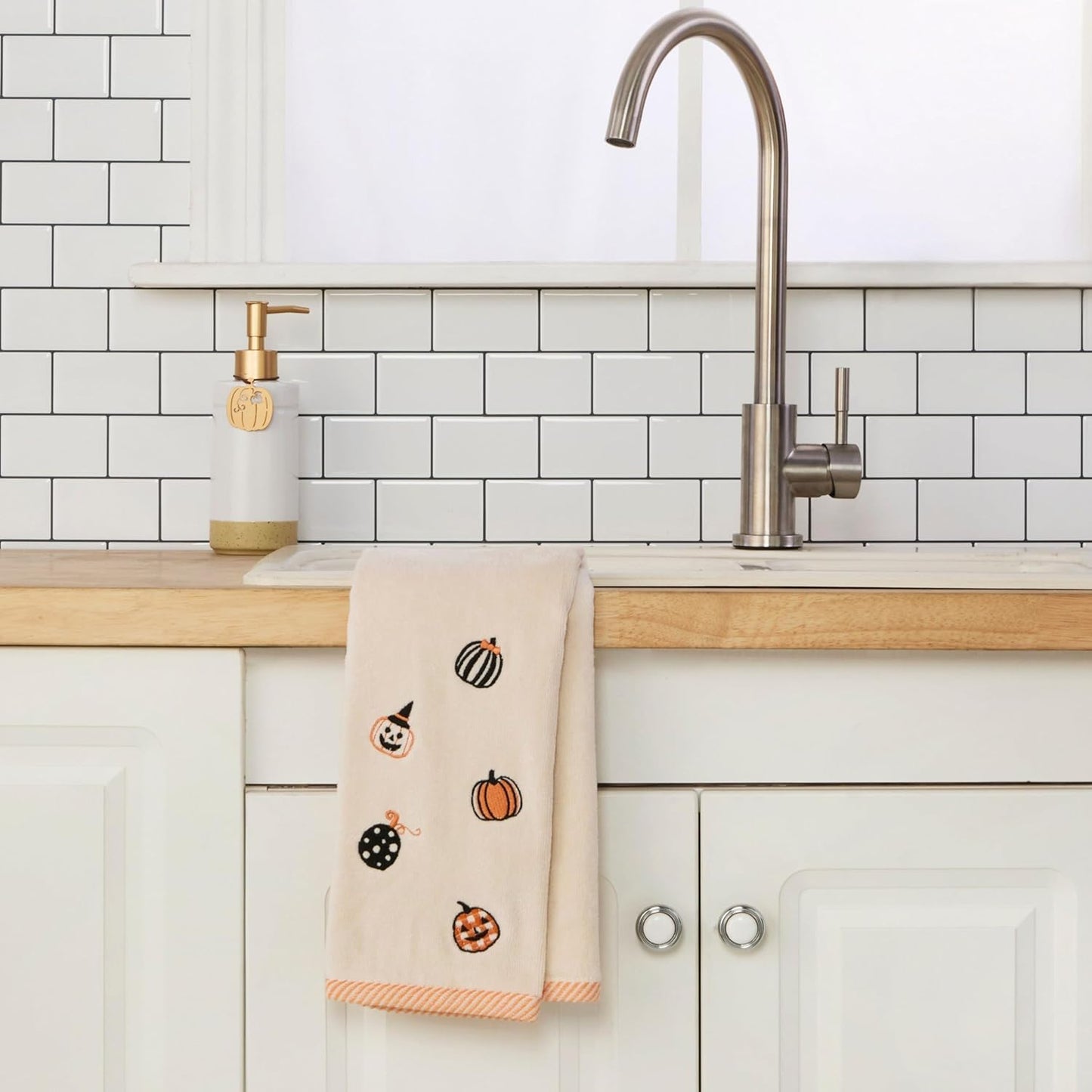 SKL Home Halloween Tossed Pumpkins 100% Cotton Embroidered 2pc Hand Towel Set, Decorative for Bath/Kitchen/Bar & Gift, Taupe