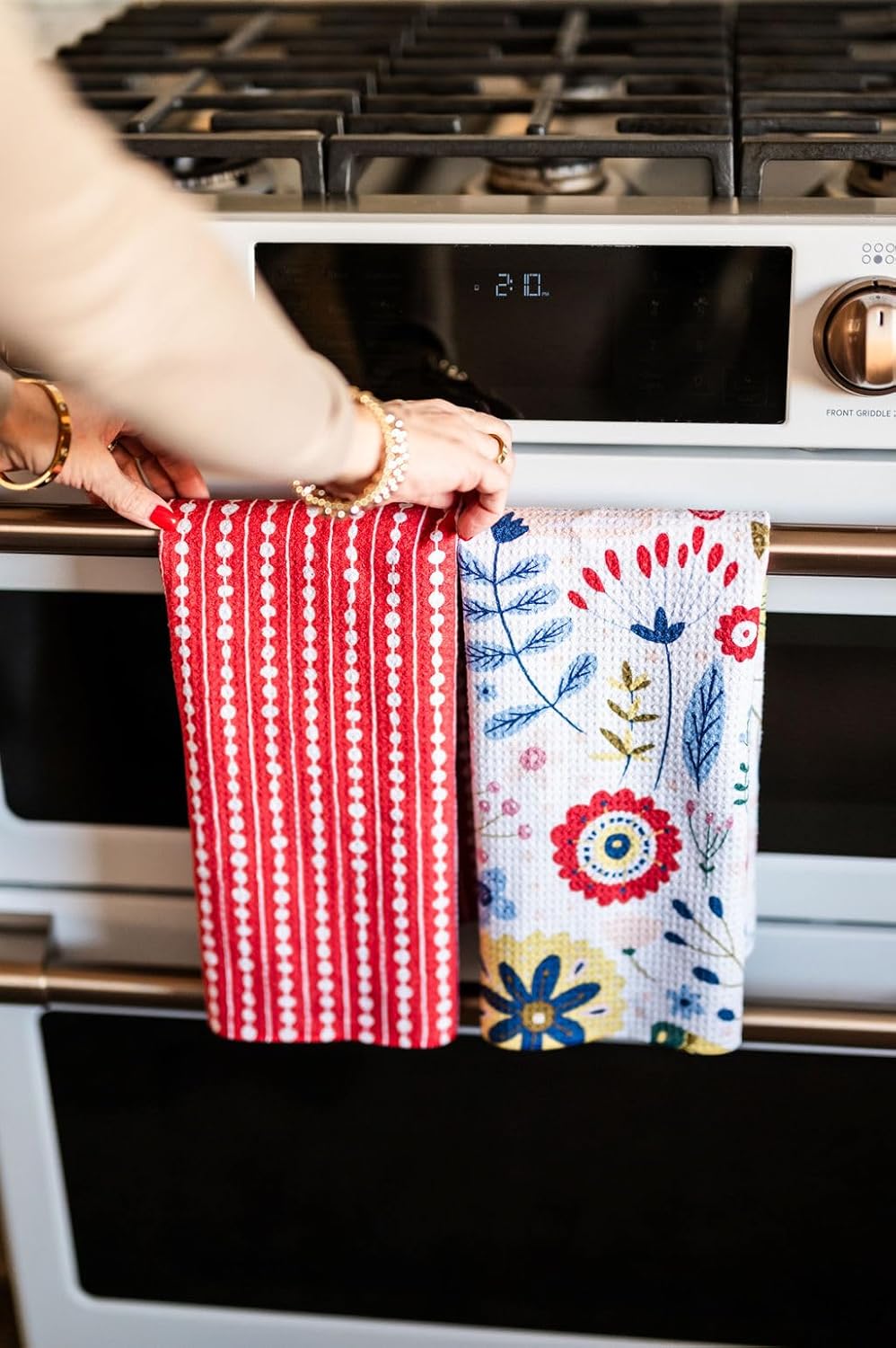 || 2 Pack Double Sided|| Not Your Ordinary Dish Towels || Waffle Weave Microfiber || Tea Towels || Highly Absorbent || Hanging Loop || Dish Cloths|| Designer Prints|| Flower Garden