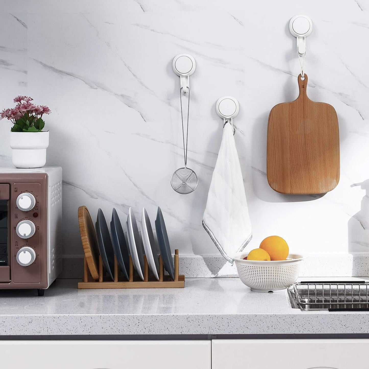 TAILI Suction Towel Hook for Bathroom, Damage-Free Hanging Hooks for Inside Shower Wall, Powerful Vacuum Suction Cup Shower Holder for Towel, Loofah, Cloth, Easy to Install and Remove, White, 4 Pack