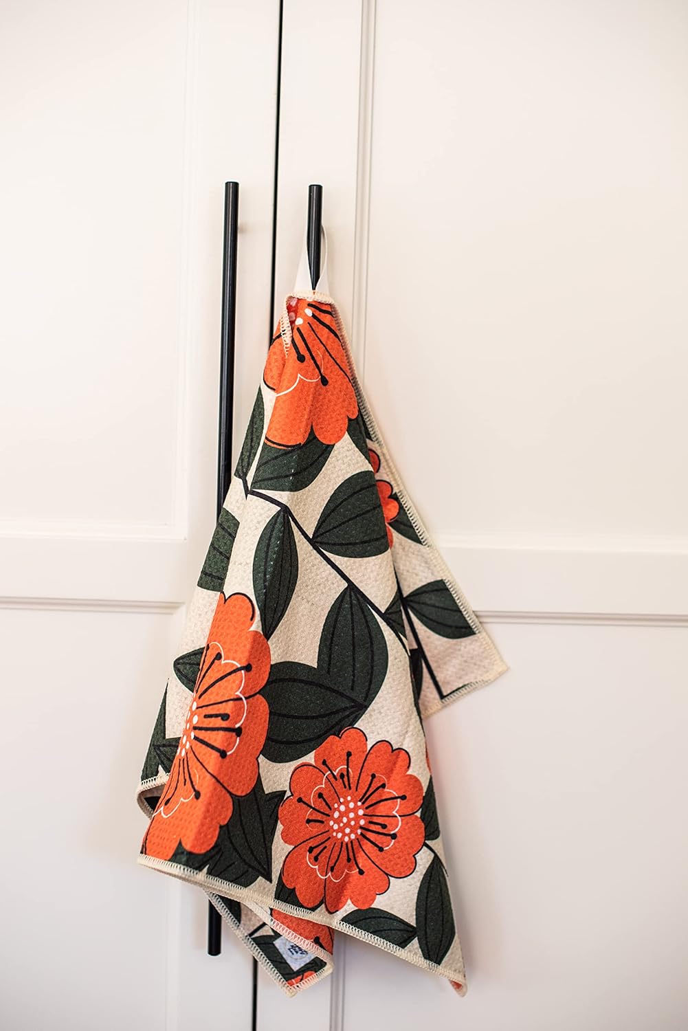 2 Pack Double Sided Kitchen Towels || Dish Towels || Quick Dry || Designer Prints || Highly Absorbent || Hanging Hook (Poppy)