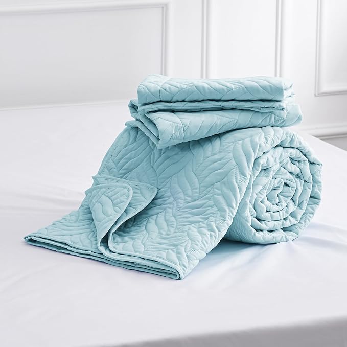 Love's cabin California King Size Quilt Bedding Set Light Blue Bedspread - Cal King Summer Lightweight Bedspread Comforter - Wave Pattern Coverlet for All Season - 3 Pieces (1 Quilt, 2 Pillow Shams)