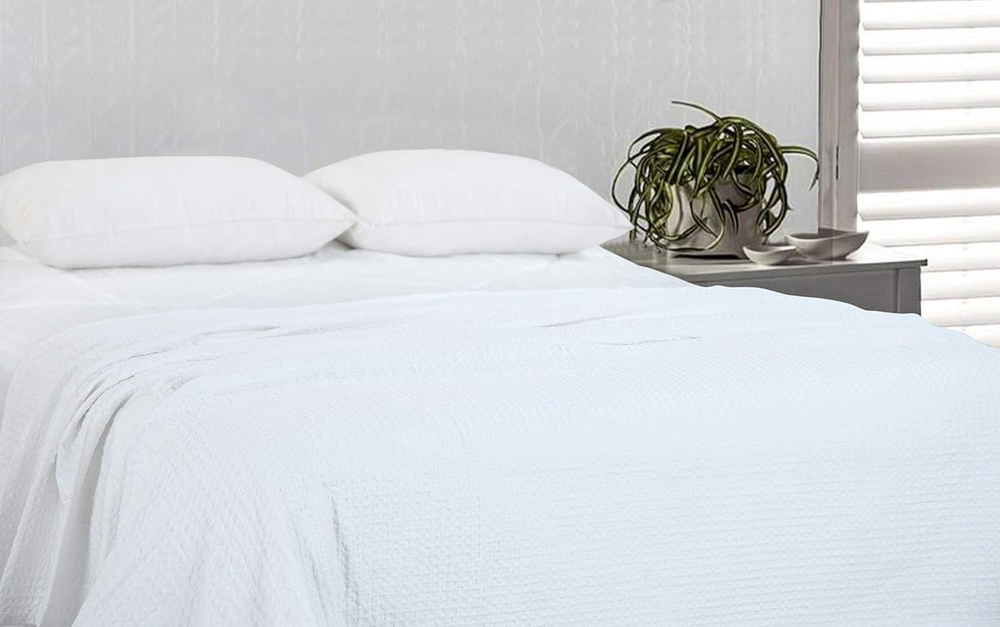 HILLFAIR 100% Combed Cotton Blanket– Twin XL Size Bed Blankets– Warm Soft All Season Breathable Lightweight Summer Blankets– Waffle Weave Home Decor Bed Blanket- White Bed Cotton Blankets/Bedcovers