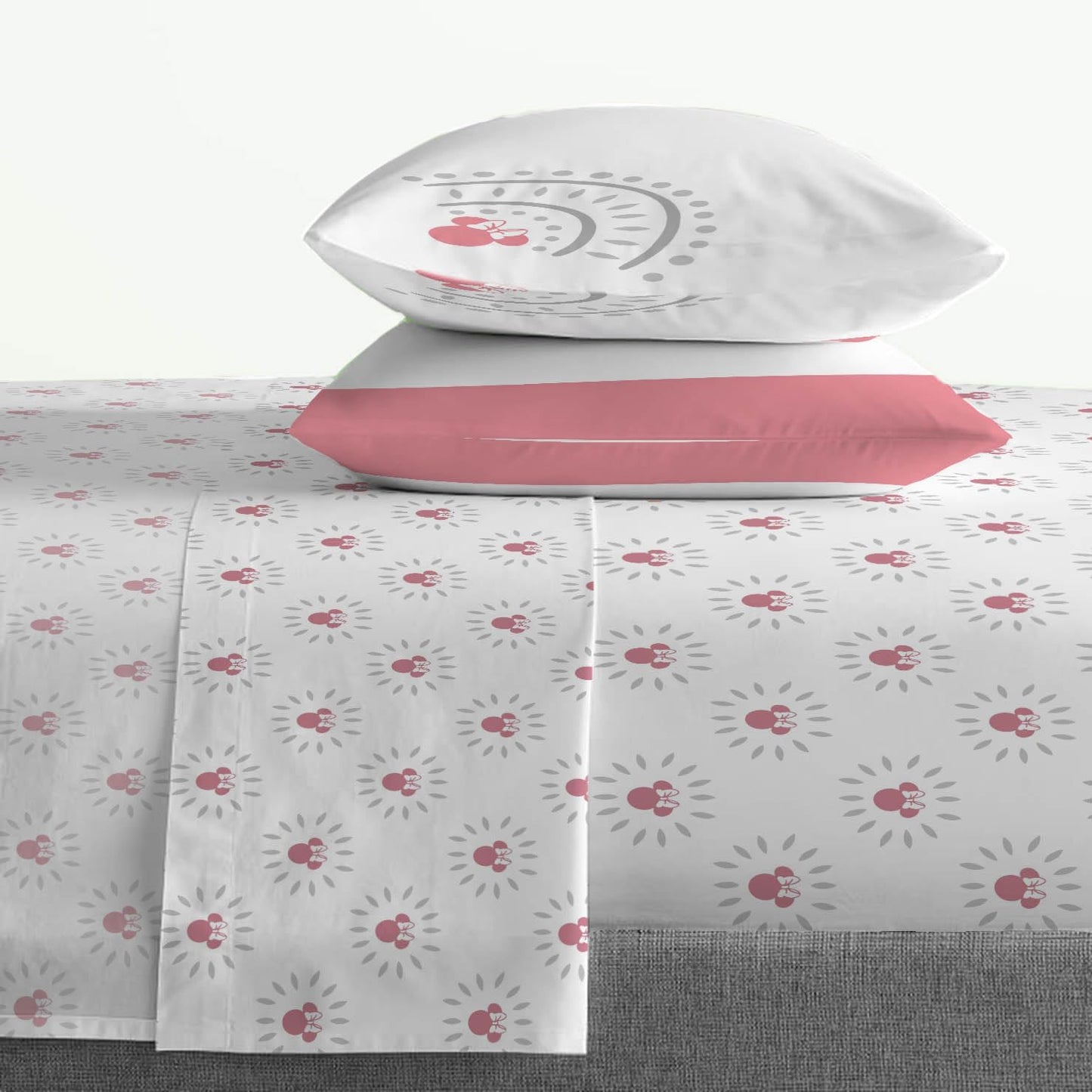 Jay Franco Kids Sheet Set with Fitted, Flat Sheets & Pillow Cover - Ultra-Soft Bedding with Pillowcase for Room Decor, White - Minnie Mouse, 4 Piece King