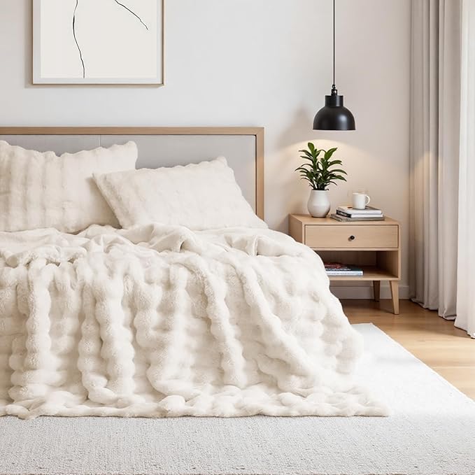 Lotus Karen Faux Fur Throw Blanket Cream White - Big Bubble Rabbit Fluff Blanket for Couch, Small Fluffy Fuzzy Cozy Blanket, Thick Furry Plush Shaggy Blankets, 50x60 Inches