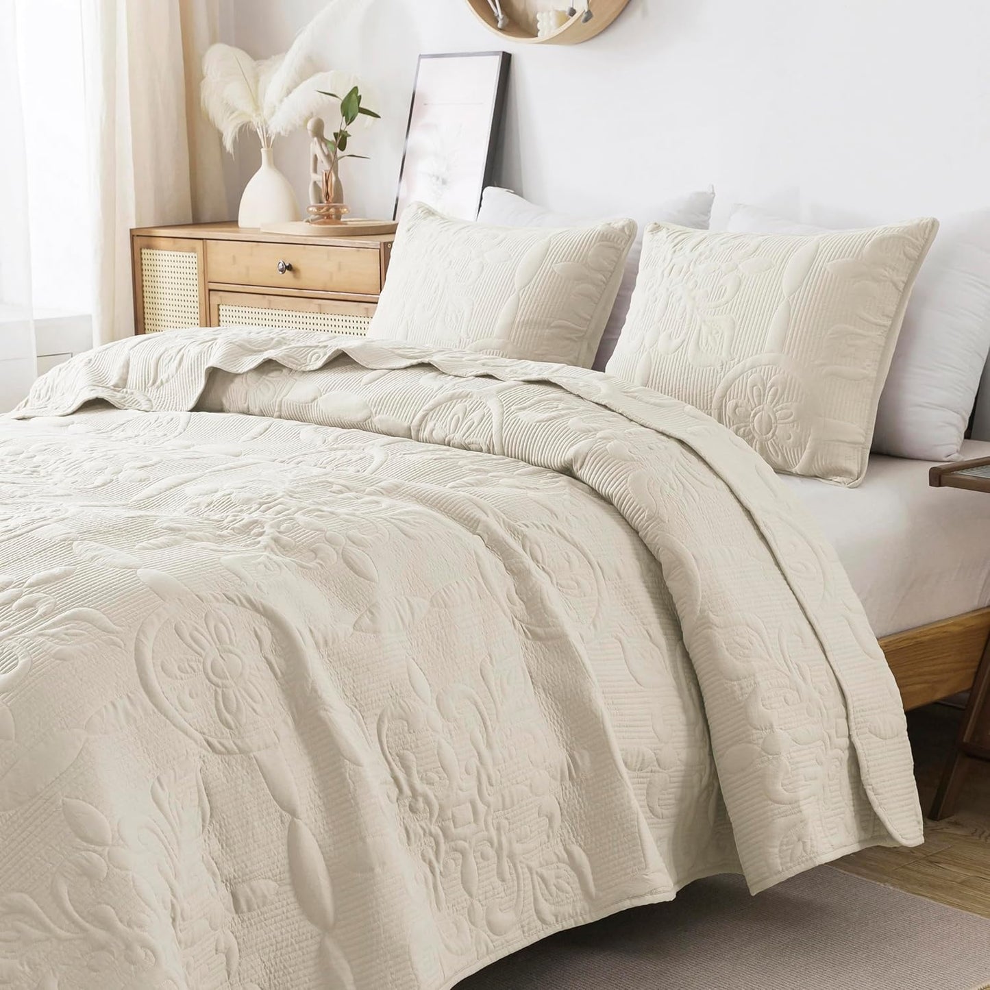 Ivory Damask Quilt King Size Bedding Sets with 2 Pillow Shams, Cream Boho Bedspread Lightweight Soft Farmhouse Vintage Bohemian Coverlet Retro Jacquard Pattern Bed Cover for All Season, 3 Pieces