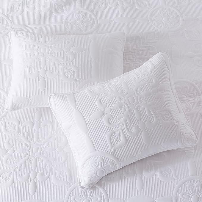 White Damask Quilt California Cal King Size Bedding Sets with 2 Pillow Shams, Oversized Boho Bedspread Lightweight Soft Farmhouse Vintage Coverlet Jacquard Pattern Bed Cover for All Season, 3 Pieces
