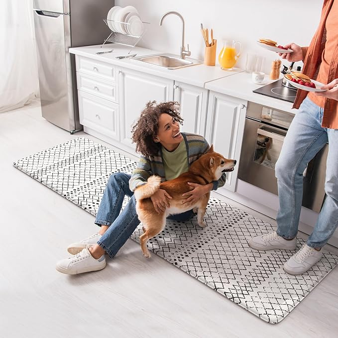 KIMODE Kitchen Runner Rug,17.3" x 59" Anti Fatigue Kitchen Mats for Floor Cushioned,Non-Slip Waterproof Comfort Thick Kitchen Floor Standing Mat for Front Sink,Laundry Room,Black and White