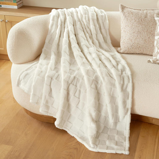 Joiedomi Twin Blanket for Bed, Soft White Fleece Checkered Blankets Gifts for Women Mom Girls, 280GSM Cozy Cute Soft Throw Home Room Decor Aesthetic Gifts 60x80 Inches