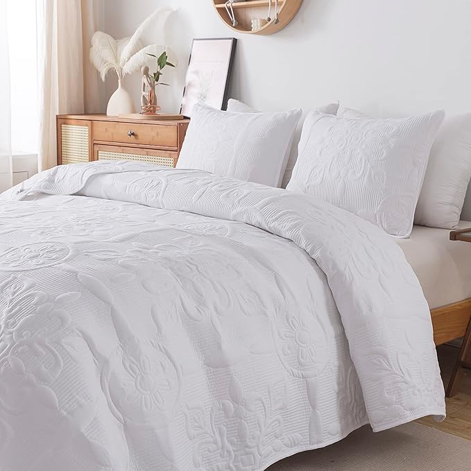 White Damask Quilt California Cal King Size Bedding Sets with 2 Pillow Shams, Oversized Boho Bedspread Lightweight Soft Farmhouse Vintage Coverlet Jacquard Pattern Bed Cover for All Season, 3 Pieces