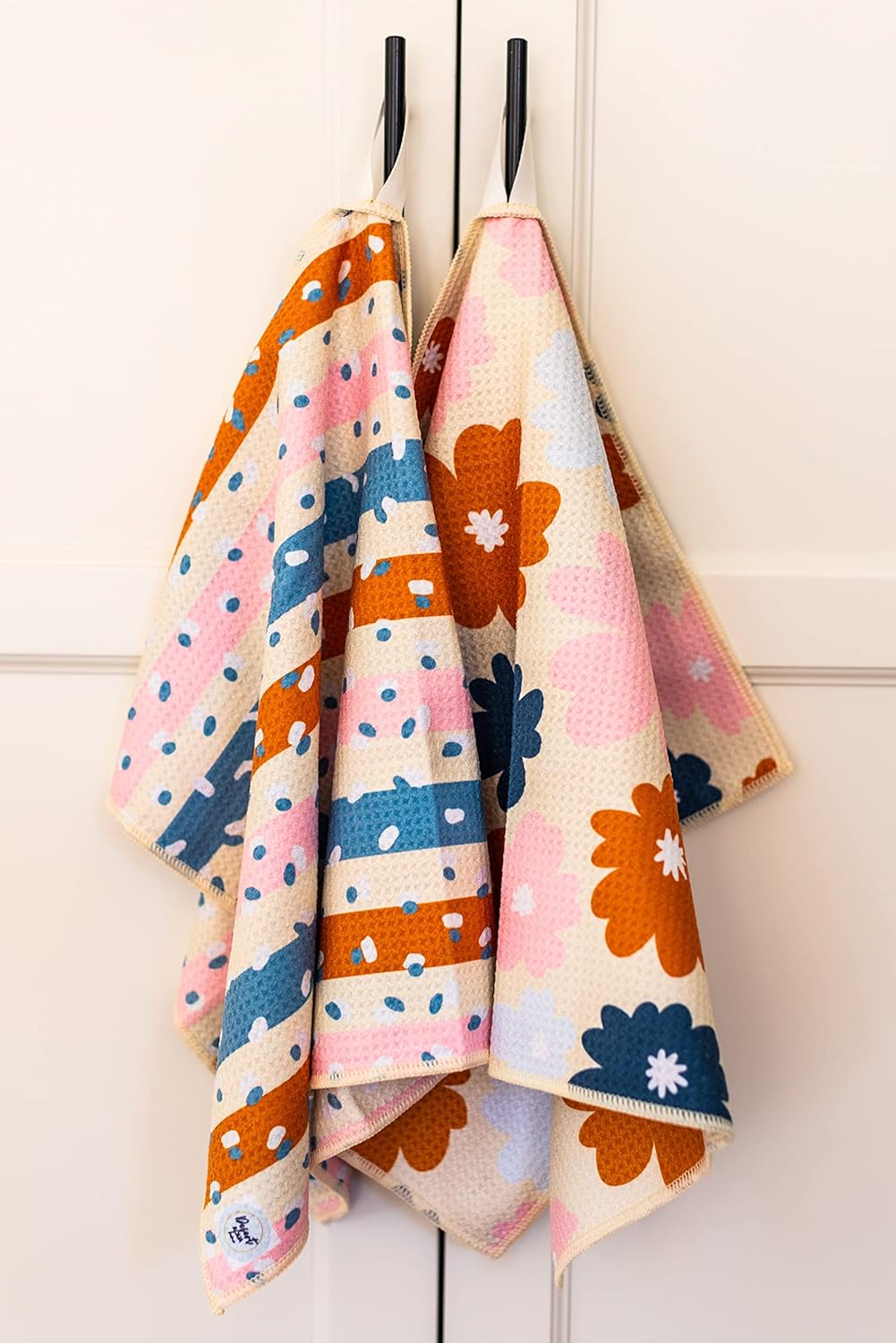 2 Pack Double Sided Kitchen Towels || Dish Towels ||Quick Dry || Designer Prints || Highly Absorbent || Hanging Hook (Rust)