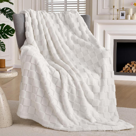 Joiedomi Throw Blanket for Couch, Soft White Fleece Checkered Blankets Gifts for Women Mom Girls, 280GSM Cozy Cute Soft Throw Home Room Decor Aesthetic Gifts 50x60 Inches