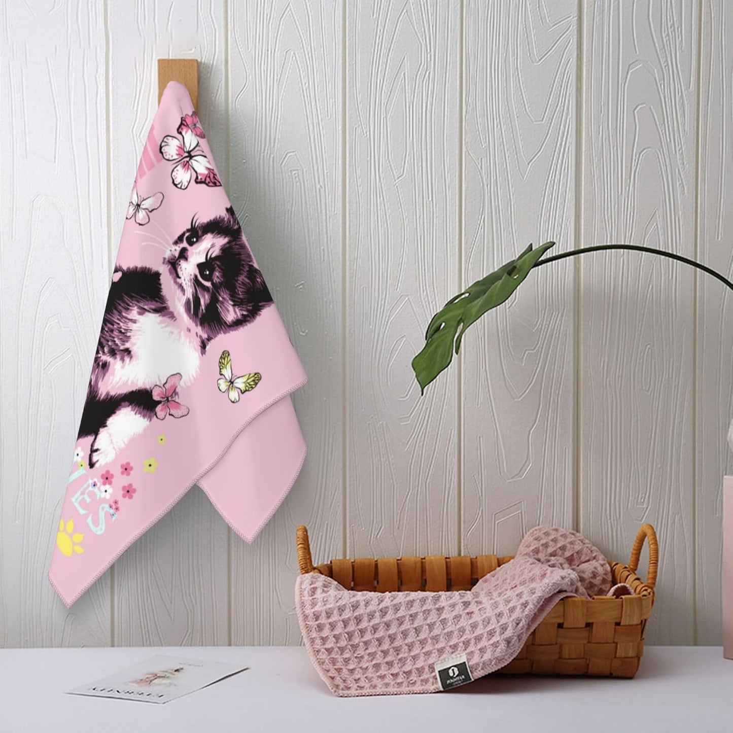 Cute Cat Decorative Bath Hand Towels Set of 2 Soft Absorbent Pink Bathroom Decorative Towels for Bathroom Farmhouse Beach Hotel Spa Gym Yoga Swim 14"x28"