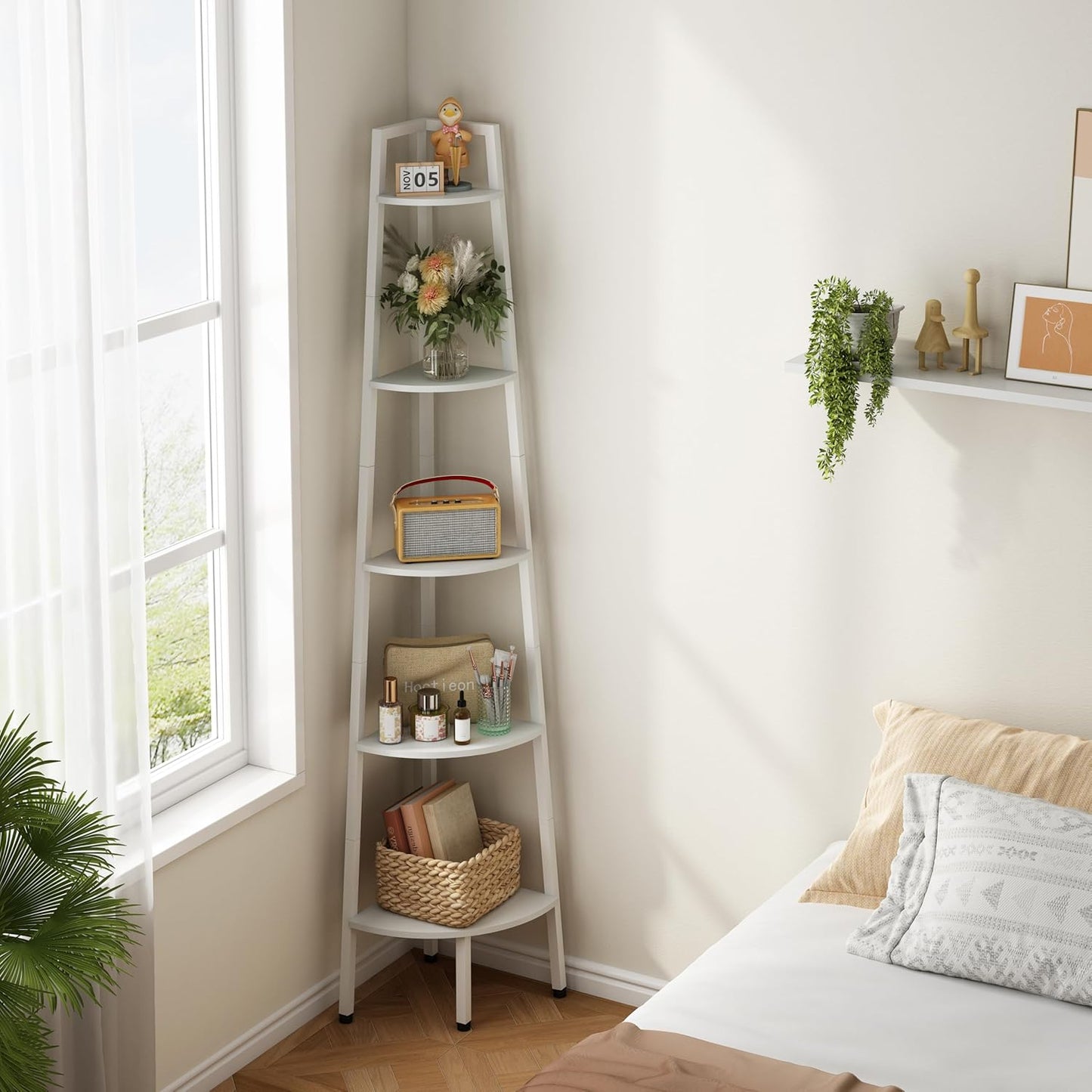 Hoctieon Corner Shelf, 5-Tier Corner Bookshelf, Rustic Ladder Shelf, Industrial Display Stand for Living Room, Kitchen, Home Office, Balcony, Small Space, Metal Frame, White