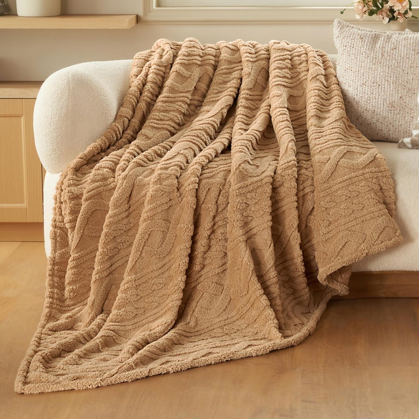 Joiedomi Queen Size Blanket for Bed, Soft Brown Fleece Blankets Gifts for Women Mom Girls, 280GSM Cozy Cute Soft Throw Home Room Decor Aesthetic Gifts 90x90 Inches