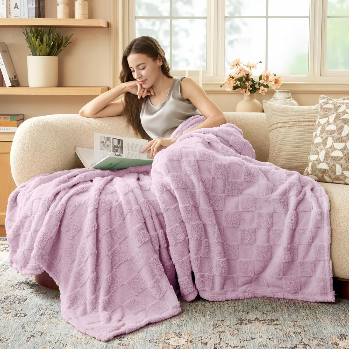 Joiedomi Twin Blanket for Bed, Soft Fleece Checkered Blankets Gifts for Women Mom Girls, 280GSM Cozy Cute Soft Throw Home Room Decor Aesthetic Gifts 60x80 Inches