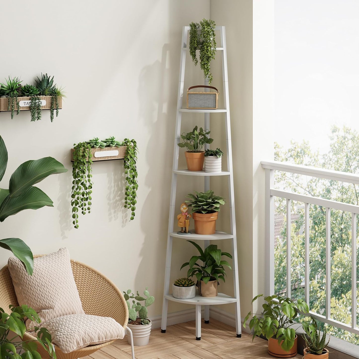 Hoctieon Corner Shelf, 5-Tier Corner Bookshelf, Rustic Ladder Shelf, Industrial Display Stand for Living Room, Kitchen, Home Office, Balcony, Small Space, Metal Frame, White