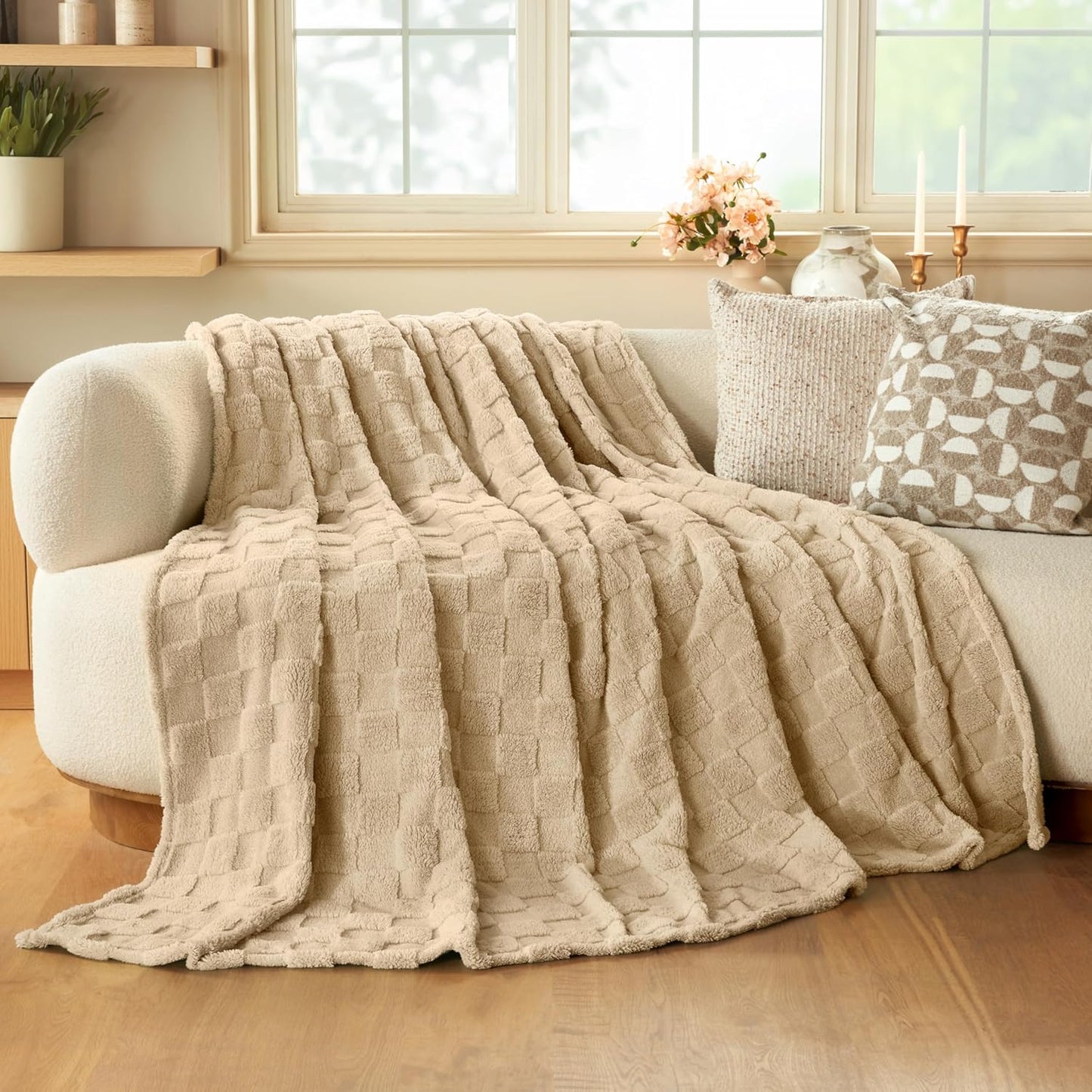 Joiedomi Queen Size Blanket for Bed, Soft Brown Fleece Checkered Blankets Gifts for Women Mom Girls, 280GSM Cozy Cute Soft Throw Home Room Decor Aesthetic Gifts 90x90 Inches