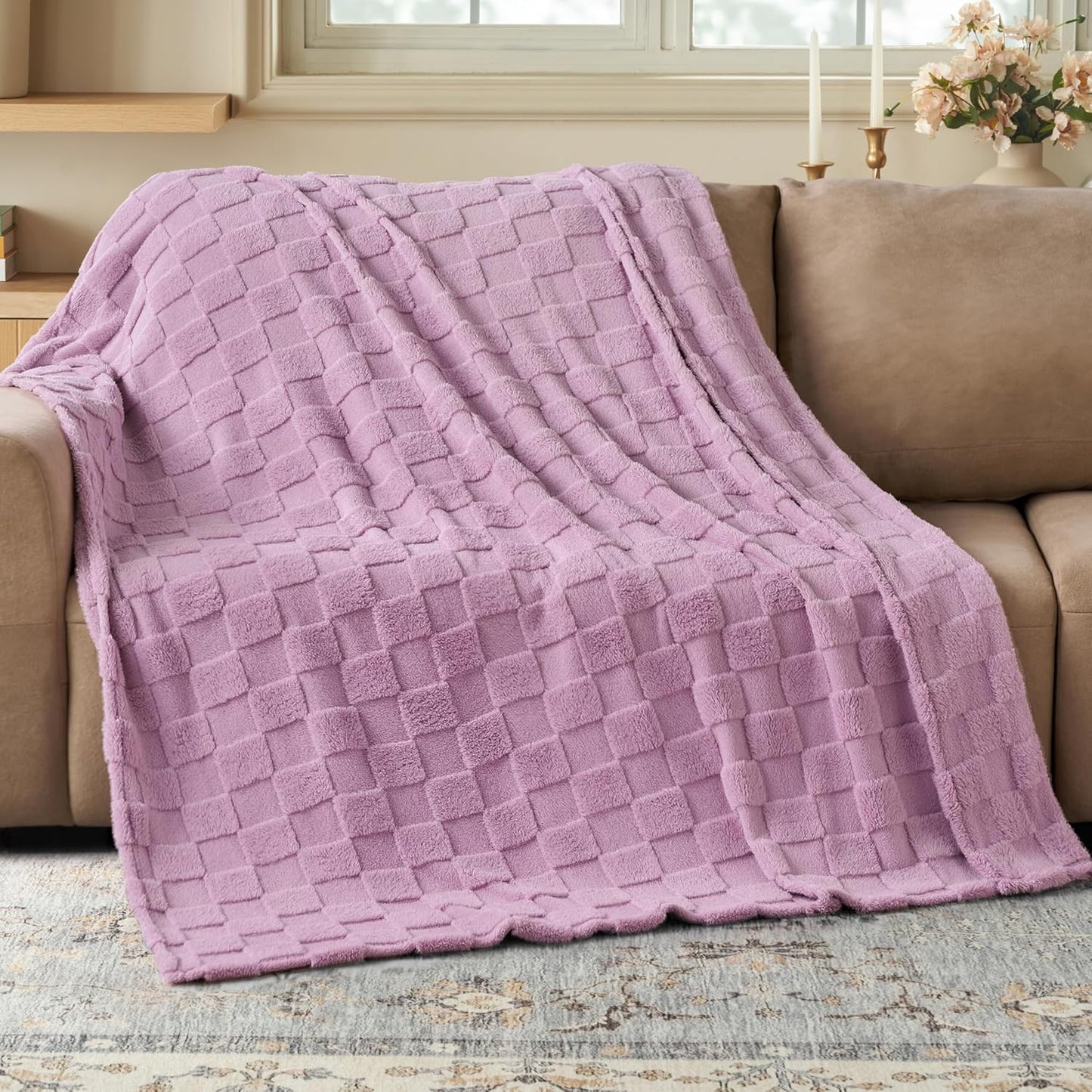 Joiedomi Twin Blanket for Bed, Soft Fleece Checkered Blankets Gifts for Women Mom Girls, 280GSM Cozy Cute Soft Throw Home Room Decor Aesthetic Gifts 60x80 Inches