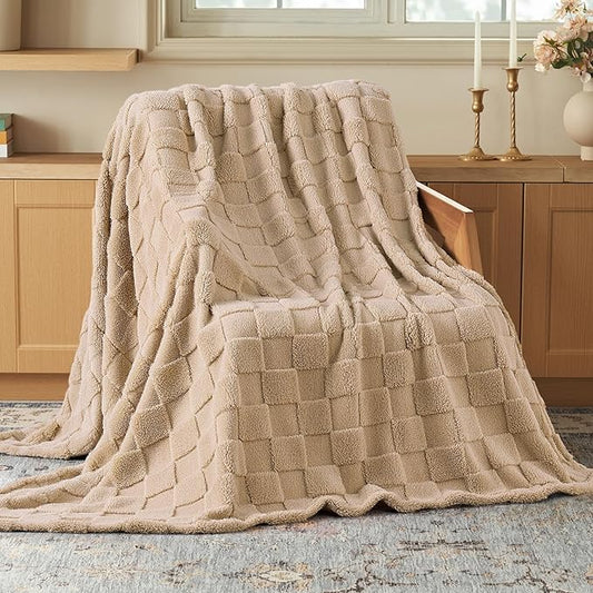 Joiedomi Twin Blanket for Bed, Soft Brown Fleece Checkered Blankets Gifts for Women Mom Girls, 280GSM Cozy Cute Soft Throw Home Room Decor Aesthetic Gifts 60x80 Inches