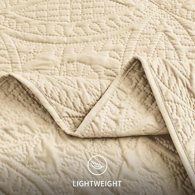 Love's cabin California King Size Quilt Bedding Set Camel Bedspreads - Cal King Summer Lightweight Bedspread Comforter - Coin Pattern Coverlet for All Season - 3 Pieces (1 Quilt, 2 Pillow Shams)
