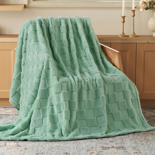 Joiedomi Twin Blanket for Bed, Soft Sage Green Fleece Checkered Blankets Gifts for Women Mom Girls, 280GSM Cozy Cute Soft Throw Home Room Decor Aesthetic Gifts 60x80 Inches