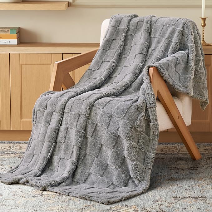 Joiedomi Throw Blanket for Couch, Soft Grey Fleece Checkered Blankets Gifts for Women Mom Girls, 280GSM Cozy Cute Soft Throw Home Room Decor Aesthetic Gifts 50x60 Inches