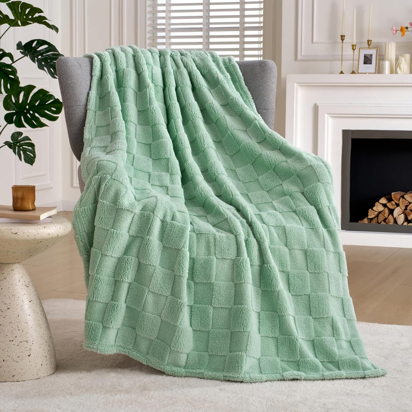 Joiedomi Throw Blanket for Couch, Soft Sage Green Fleece Checkered Blankets Gifts for Women Mom Girls, 280GSM Cozy Cute Soft Throw Home Room Decor Aesthetic Gifts 50x60 Inches