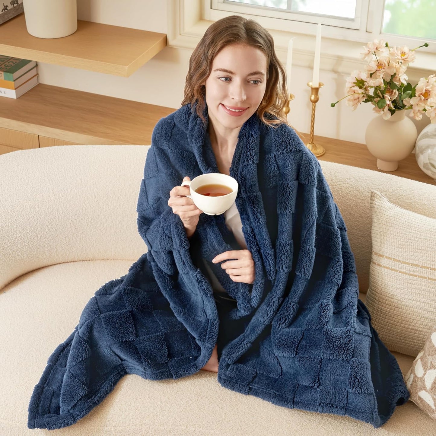 Joiedomi Throw Blanket for Couch, Soft Blue Fleece Checkered Blankets Gifts for Women Mom Girls, 280GSM Cozy Cute Soft Throw Home Room Decor Aesthetic Gifts 50x60 Inches