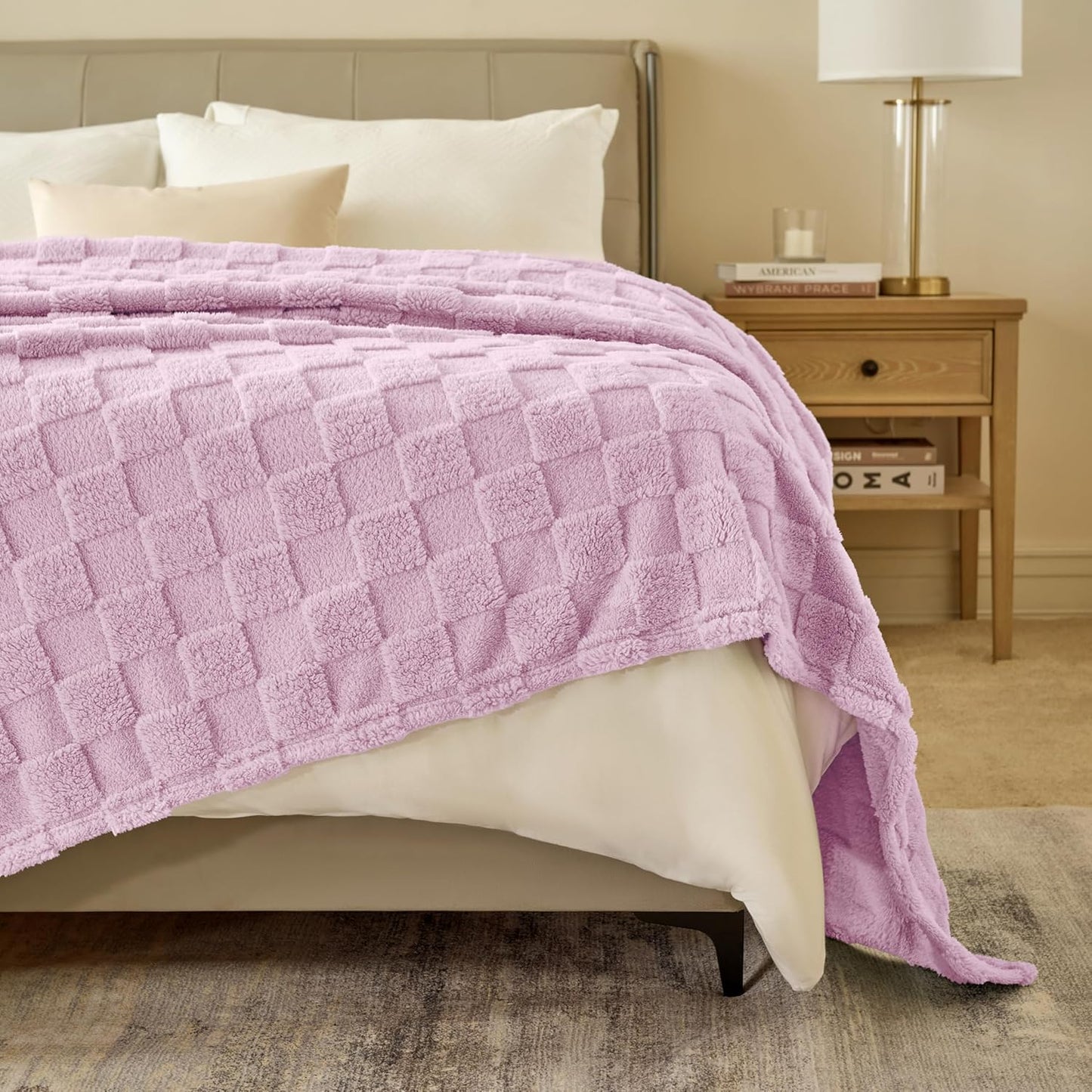 Joiedomi Queen Size Blanket for Bed, Soft Fleece Checkered Blankets Gifts for Women Mom Girls, 280GSM Cozy Cute Soft Throw Home Room Decor Aesthetic Gifts 90x90 Inches