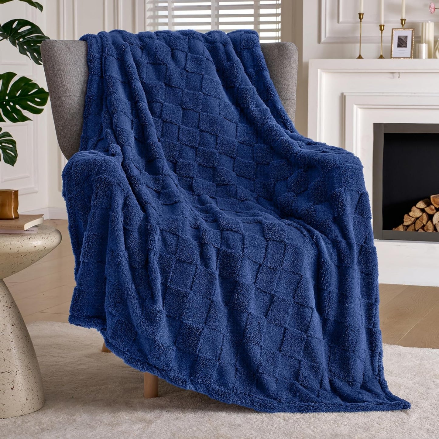 Joiedomi Throw Blanket for Couch, Soft Blue Fleece Checkered Blankets Gifts for Women Mom Girls, 280GSM Cozy Cute Soft Throw Home Room Decor Aesthetic Gifts 50x60 Inches