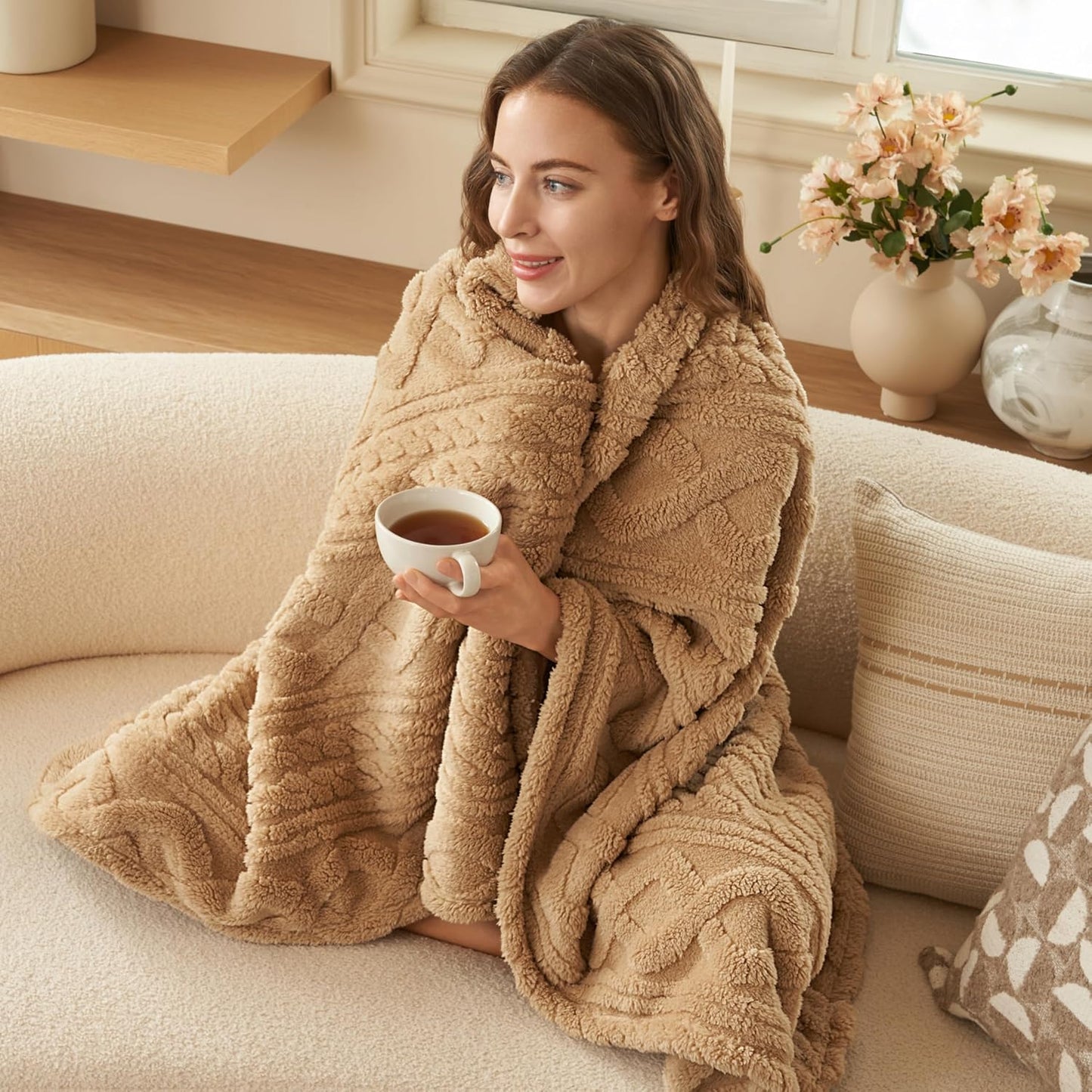 Joiedomi Throw Blanket for Couch, Soft Brown Fleece Blankets Gifts for Women Mom Girls, 280GSM Cozy Cute Soft Throw Home Room Decor Aesthetic Gifts 50x60 Inches