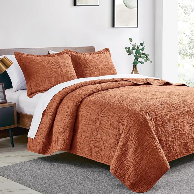 Love's cabin California King Size Quilt Bedding Set Umber Bedspreads - Cal King Summer Lightweight Bedspread Comforter - Coin Pattern Coverlet for All Season - 3 Pieces (1 Quilt, 2 Pillow Shams)