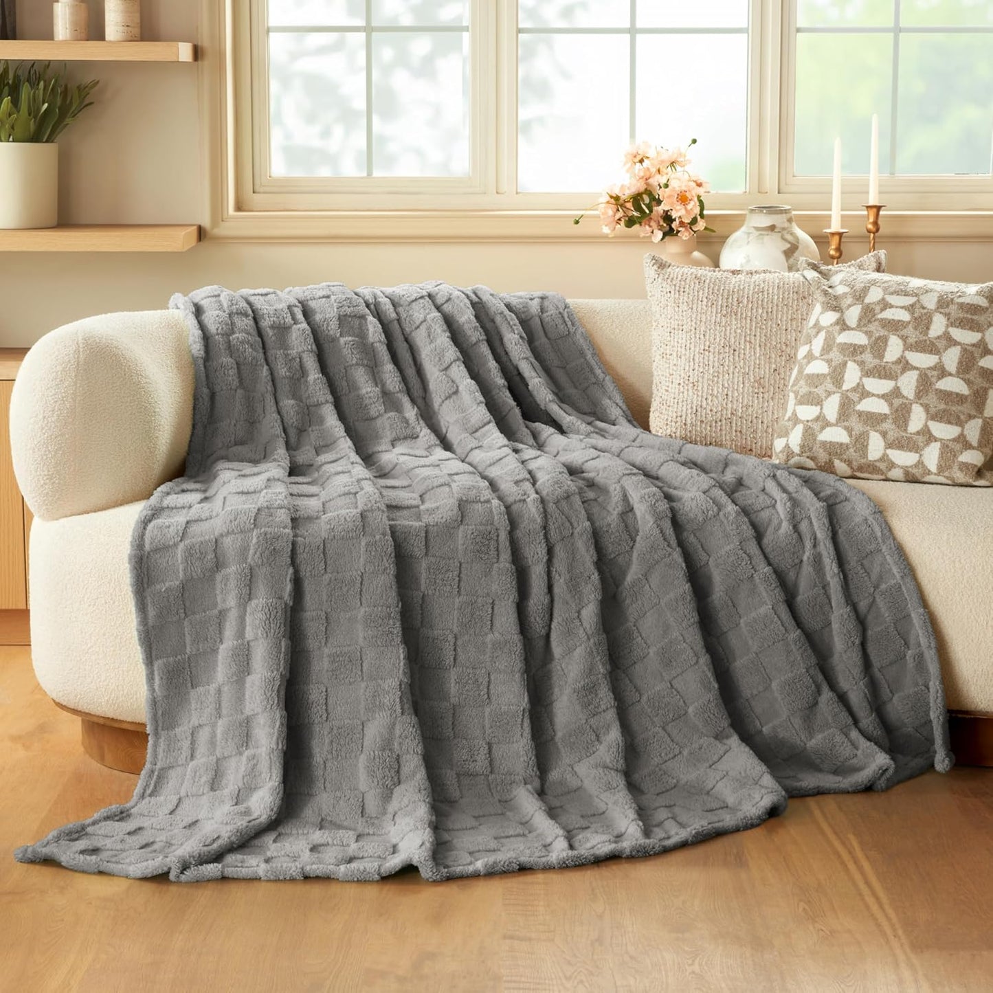 Joiedomi Queen Size Blanket for Bed, Soft Grey Fleece Checkered Blankets Gifts for Women Mom Girls, 280GSM Cozy Cute Soft Throw Home Room Decor Aesthetic Gifts 90x90 Inches